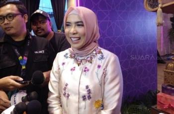 Potret Imut Bayinya Bikin Gemas, 4 Momen Seru Fitri Tropica Jadi Ibu Baru