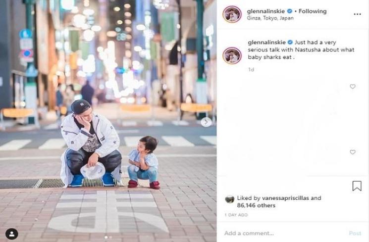 Chelsea Olivia dan keluarga (Instagram @glennalinskie)