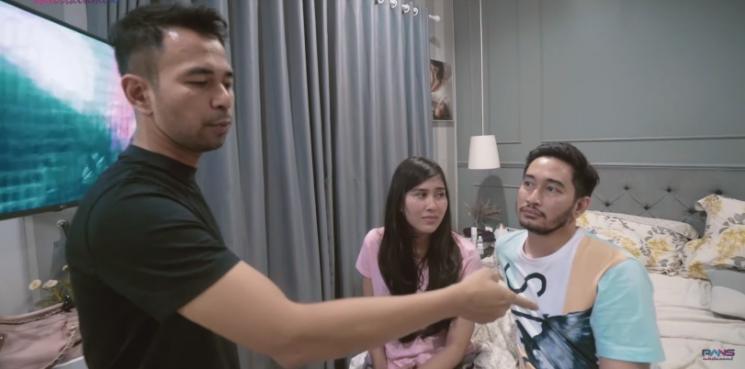 Jeje Govinda akui lebih sering bersih-bersih rumah dibandingkan Syahnaz Sadiqah. (Youtube/@RANSEntertainment)