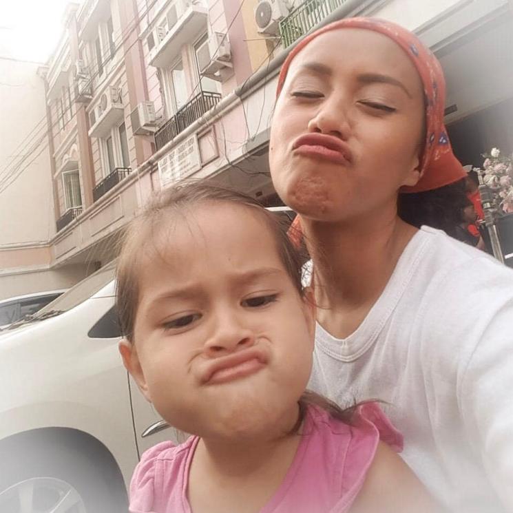 Lia Waode dan keluarganya. (Instagram/@liawaode)