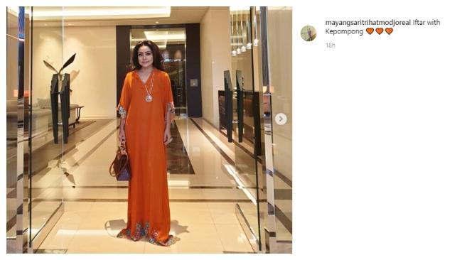 Mayangsari tenteng tas mewah Hermes. (Instagram/@mayangsaritrihatmodjoreal)