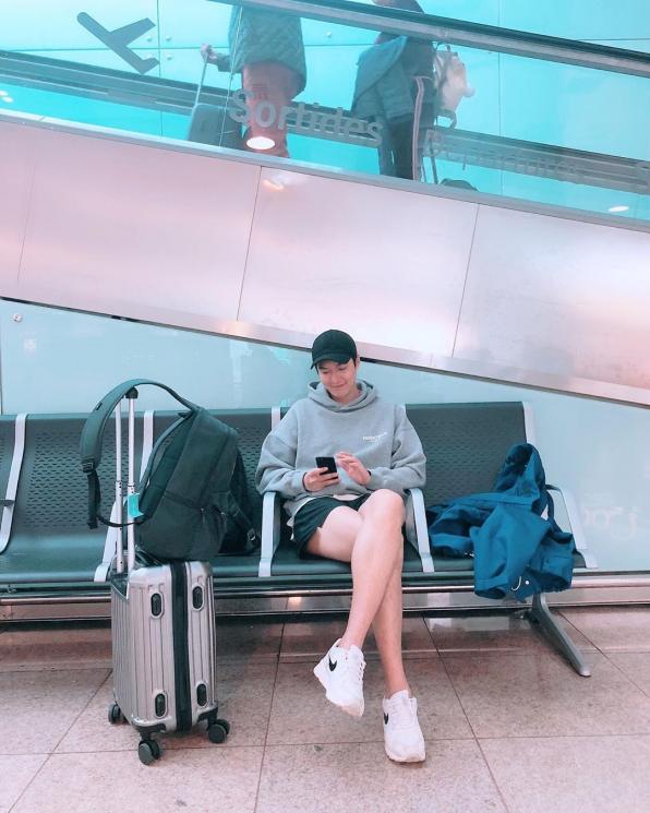 Lee Min Ho posting fotnya pakai celana pendek di bandara. [Instagram]