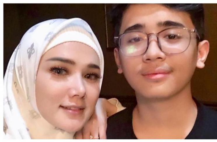 Mulan Jameela dan Muhammad Rafly Aziz. (Instagram/@mulanjameela1)
