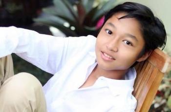 Kiesha Alvaro Gendong Okie Agustina, Netizen Heboh!