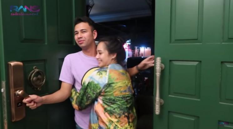 Keromantisan Raffi Ahmad dan Nagita Slavina. (YouTube/Rans Entertainment)