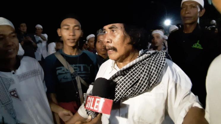Aktor senior Jaja Mihardja hadiri pemakaman Ustaz Arifin Ilham. [Matamata.com/Suci]