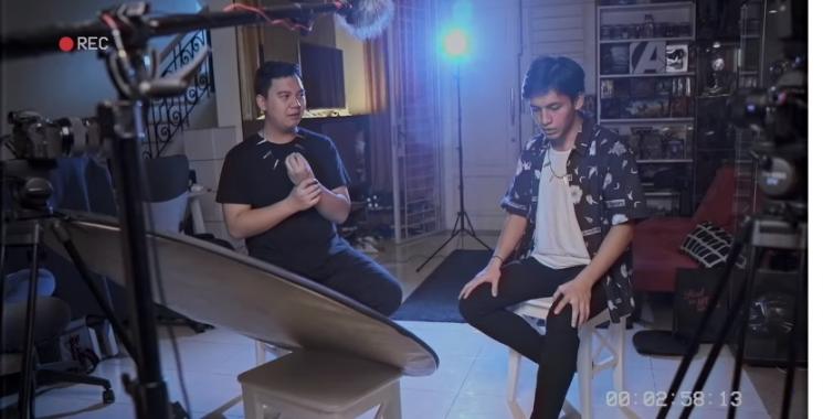 Chandra Liow ungkap sifat asli Jefri Nichol. (Youtube/Tim2one)