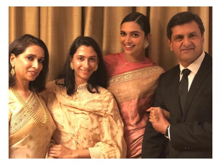 Deepika Padukone bersama ibu, ayah dan adiknya (tengah) (Instagram/Deepika Padukone)