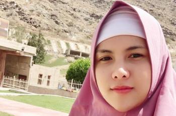 Proses Berhijrah, Evelin Nada Anjani Dibimbing Ustazah Ini