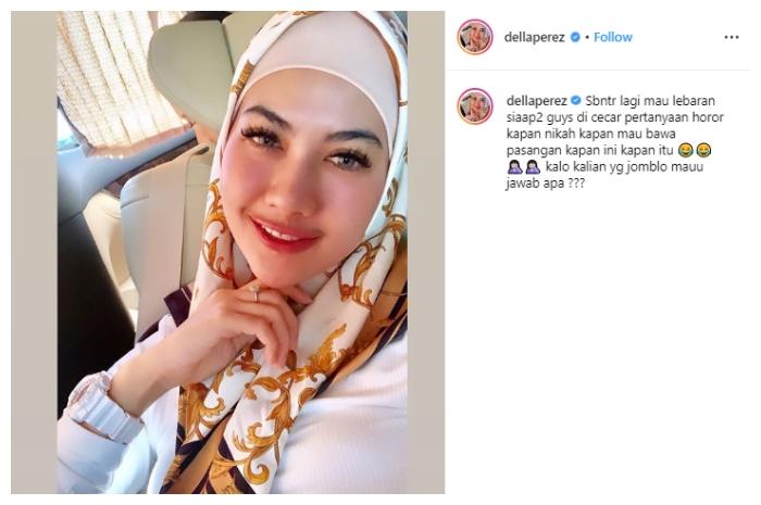 Della Perez dengan gaya hijab. (Instagram/@dellaperez)