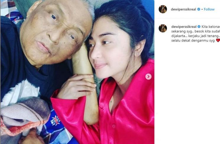 Dewi Perssik dan Almarhum Ayahnya (Instagram/@dewiperssikreal)