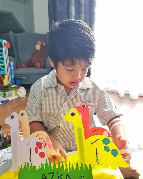 Anak Nikita Mirzani belajar ngaji. (Instagram/@nikitamirzanimawardi_17)