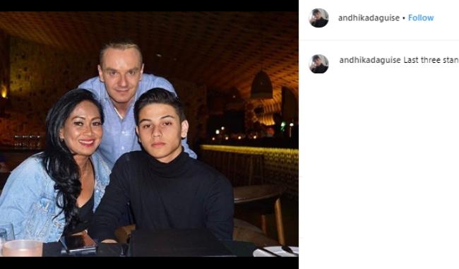 Andhika Daguise bareng kedua orangtuanya. (Instagram/@andhikadaguise)