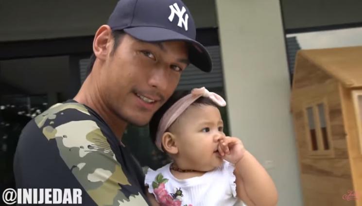 Richard Kyle utarakan keinginan punya anak perempuan. (Youtube/YesiskaIskandar)