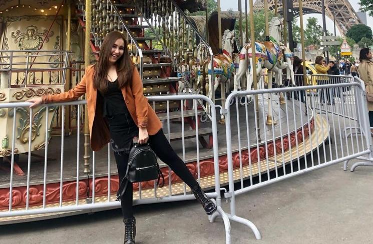 Ayu Ting Ting umbar foto liburannya di Paris lewat medsos. [Instagram]