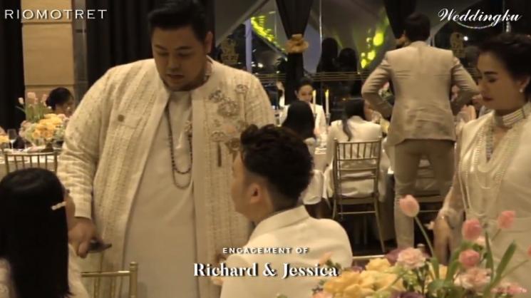 Pertunangan Richard Kyle dan Jessica Iskandar. (Youtube/Weddingku)