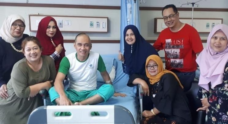 Agung Hercules dijenguk sahabat oleh sahabat dan rekan artis. [Instagram]
