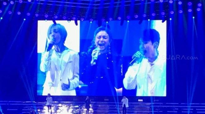Rossa di panggung konser Super Junior (Suara.com/Sumarni)