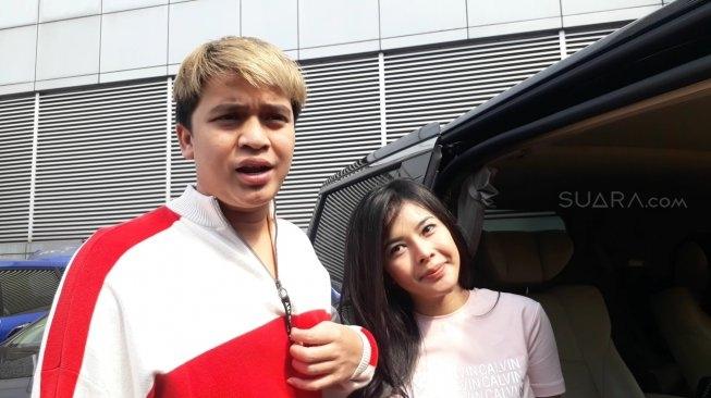 Billy Syahputra dan Elvia Cerolline (Suara.com/Sumarni)