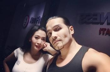 Selain Pak Tarno, 5 Pesulap Tanah Air Juga Punya Istri Cantik