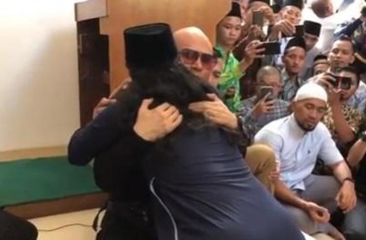 Deddy Corbuzier mualaf. (Matamata.com)