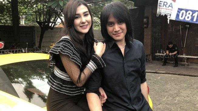 Kevin Aprilio dan Vicy Melanie. (Suara.com/Revi C Rantung)