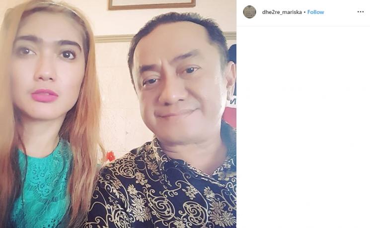 Revi Mariska dan suami (Instagram/@dhe2re_mariska)