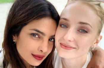 Pakai Sari India, Intip Gaya Priyanka Chopra di Nikahan Kedua Sophie Turner