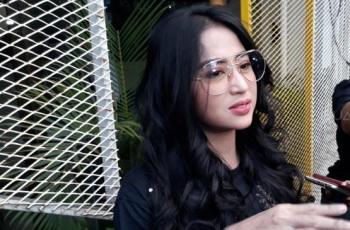 Pakai Rambut Cornrow, Dewi Perssik Dibilang Mirip Awkarin