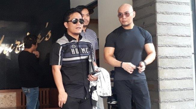 Deddy Corbuzier dan Gus Miftah (Ismail/Suara.com)