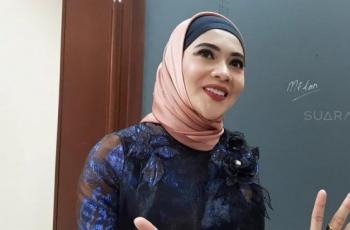 Putuskan Hijrah, Indah Dewi Pertiwi Bakal Pensiun Jadi Penyanyi?