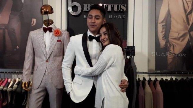 Siti Badriah dan kekasih, Krisjiana Baharudin. [Revi C Rantung/Suara.com]