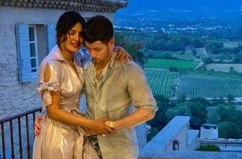 Serem! Priyanka Chopra Nyaris Terjungkal dari Kapal Pesiar saat Berpesta