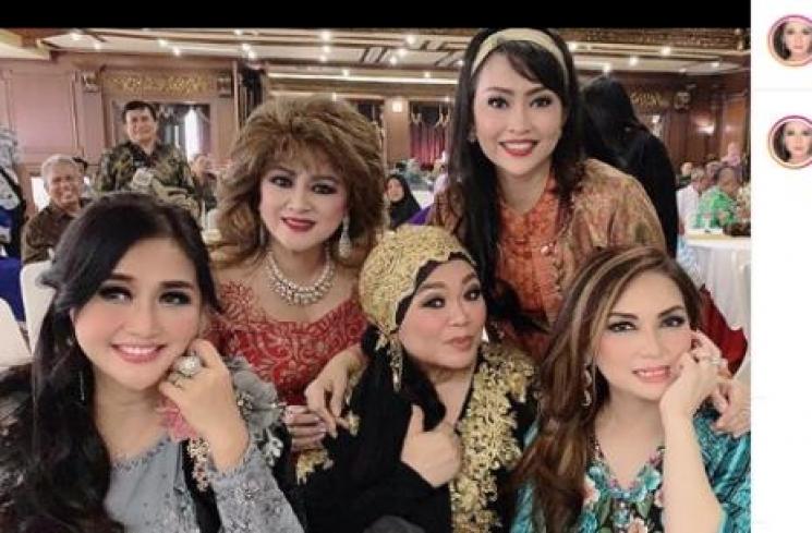 Nia Daniaty dan Paramitha Rusady. (Instagram/@niadaniatynew)