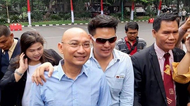 Galih Ginanjar di Polda Metro Jaya, Jumat (5/7/2019). (Suara.com/Revi Cofans Rantung)