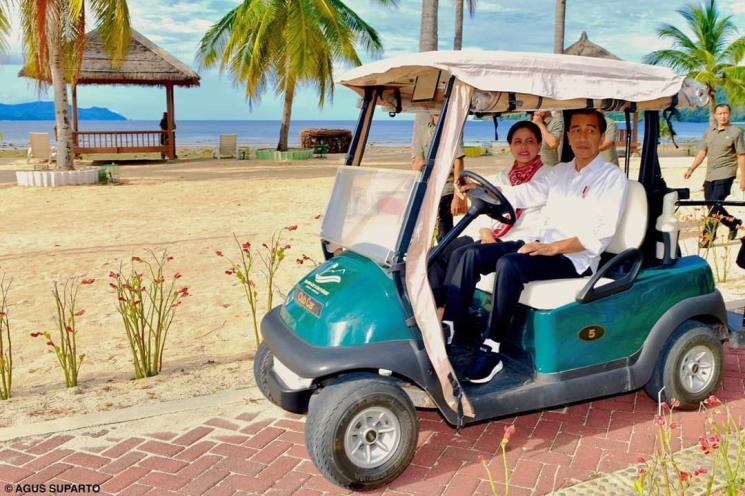 Momen manis Jokowi dan Iriana. (Instagram/@jokowi)