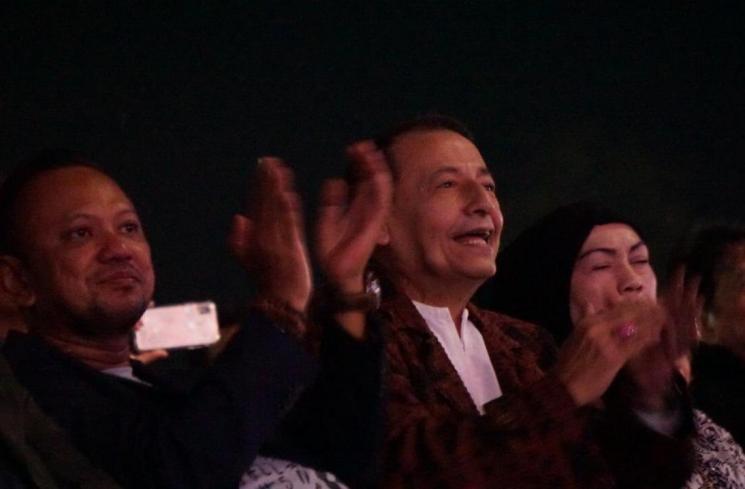 Habib Luthfi bin Yahya saksikan pertunjukan Yanni di Prambanan Jazz Festival 2019. (Prambanan Jazz Official)