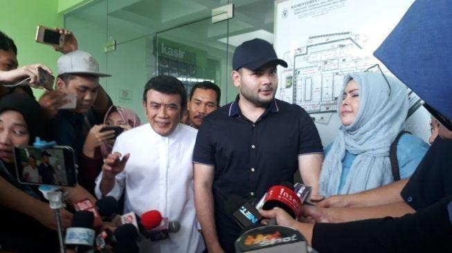 Ridho Rhoma dan Rhoma Irama (Suara.com/Wahyu Tri Laksono)