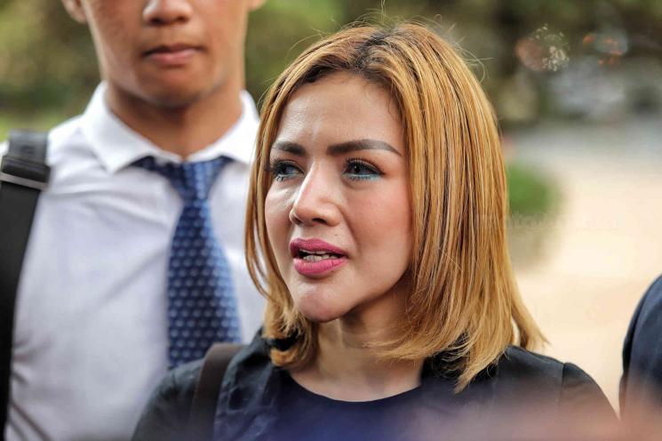 Raut sedih Barbie Kumalasari ceritakan kondisi Galih Ginanjar. [Matamata.com/Revi]