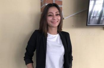 5 Gaya Seksi Chagii Amelia Pakai Rok Belahan Tinggi, Bikin Salfok!