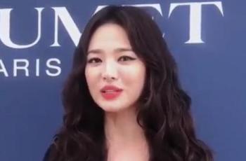 Hadiri Event Bersama Natalie Portman, Song Hye Kyo Tuai Kritikan
