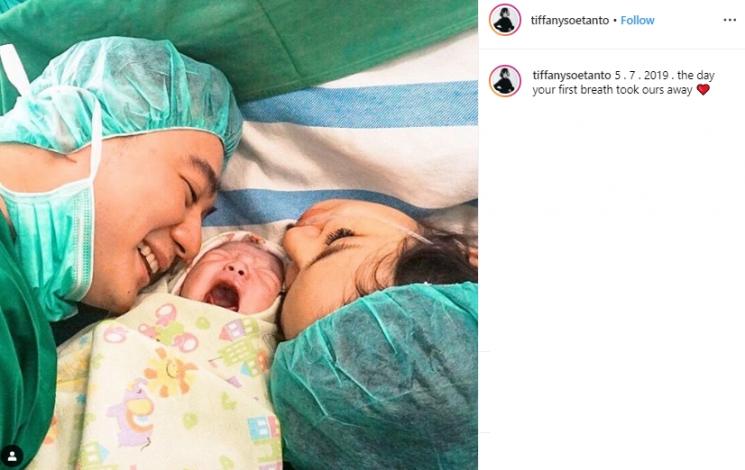 Momen kelahiran Chef Arnold (Instagram/@tiffanysoetanto)