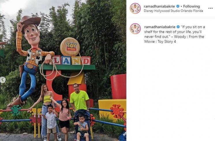 Nia Ramadhani berkemben ria (Instagram/@ramadhaniabakrie)