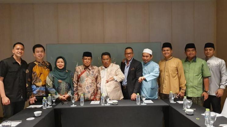 Kebersamaan Hotman Paris dengan KH Said Aqiel Siradj. (Instagram/@hotmanparisofficial)