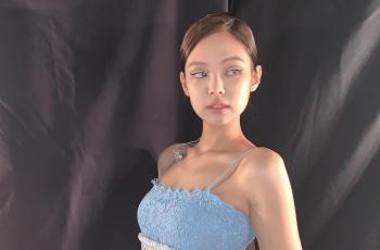 Mirip Handuk Mandi, Harga Outfit Jennie BLACKPINK Bikin Gemes!