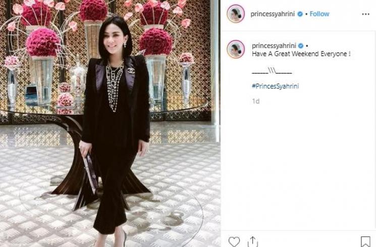 Syahrini dengan gaya glamor. (Instagram/@princessyahrini)