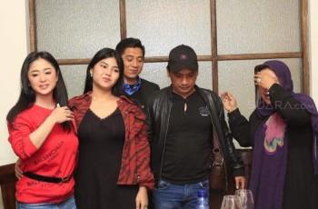 Sepakat Damai, Dewi Perssik-Rosa Meldianti Saling Cabut Laporan