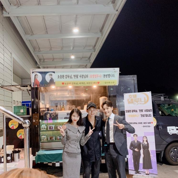 Kim Soo Hyun datangi Lokasi syuting drama IU dan Yeo Jin Goo, Hotel Del Luna (Instagram/@yeojin9oo)
