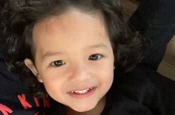 Genit Abis! Aksi Gemas Arsya Cium Tangan dan Menatap Mesra Arsy Hermansyah