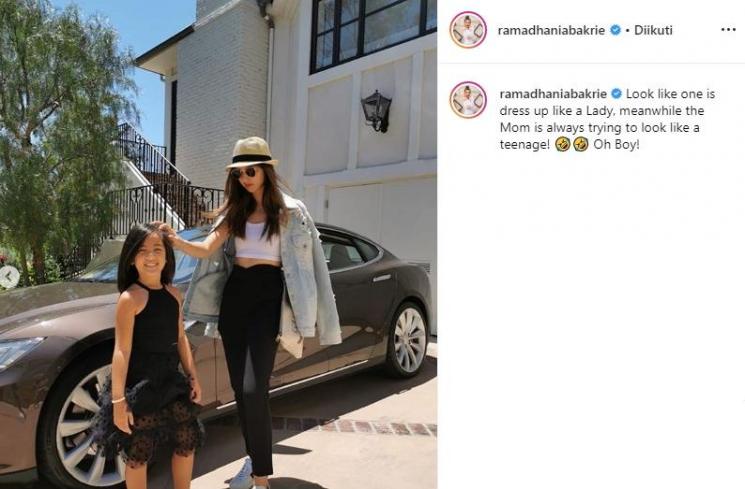 Nia Ramadhani dan Mikhayla (Instagram/@ramadhaniabakrie)